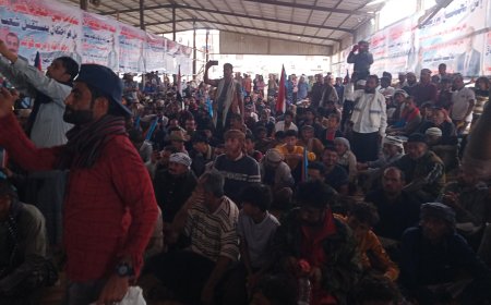 إنضمام مئات الجماهير إلى مخيم الاعتصام الجنوبي بزنجبار