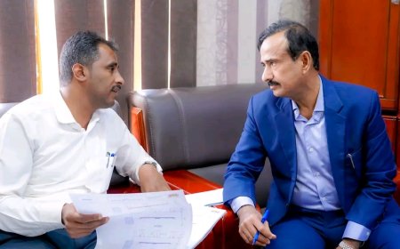 المحافظ بن الوزير يطّلع على الدراسات النهائية لمشروع توسعة وتأهيل الشارع الرئيس بمدينة عزّان