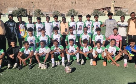 خنفر أبين يخوض تدريب تكتيكي قبل مباراة إتحاد سيئون على ملعب البرق بتريم