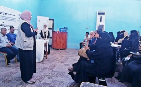 محاضرة توعوية حول مخاطر الابتزاز الإلكتروني في كليتي الإعلام والآداب