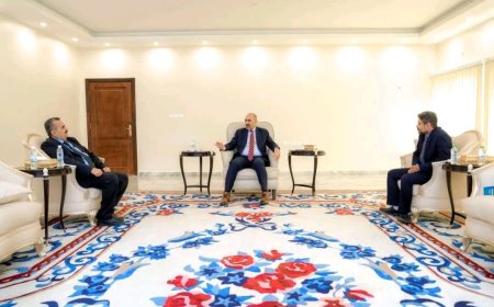 الرئيس الزُبيدي يشدد على أهمية تطوير البنى التحتية لمطار عدن الدولي