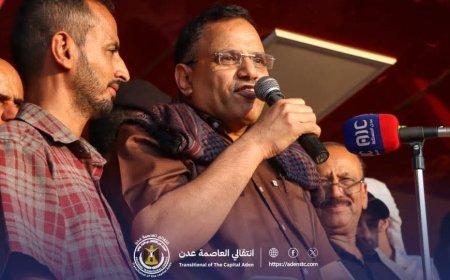 الوزير السقطري يشارك المعتصمين في ساحة العروض ويؤكد مشروعية مطالب شعب الجنوب في استعادة دولته