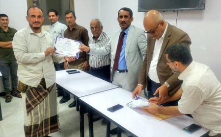 برعاية الوزير السقطري.. الوكيل الغتناني يختتم دورة لعمال الصحة الحيوانية