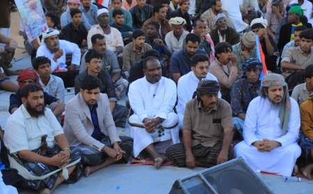 كان في استقبالهم الشيخ باكريت والصادق.. أبناء حصوين وقبيلة العوبثاني يلتحمون ساحة الاعتصام المفتوح في الغيضة تأكيداً للمطالبة بإعلان دولة الجنوب العربي