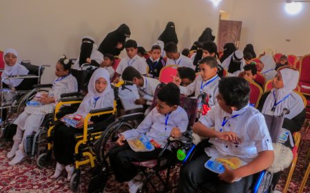 مكتب الثقافة بمديرية القطن يواصل انشطة مبادرة ماراثون الضاد الخيري بزيارة لمدرسة الهمم للمعاقين حركياً