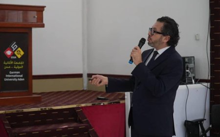 من عدن ولأول مرة في المحافظات المحررة… خبرة دولية تقود تدريبا ومحاضرة متقدمة في زراعة القرنية