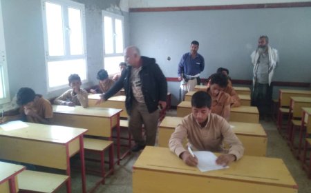 مدير تربية لودر يشيد بانضباط سير الاختبارات خلال زيارته الختامية لثانوية العين