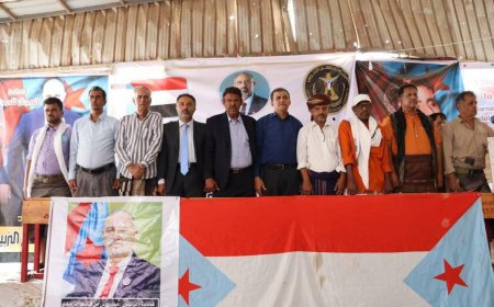 حشود جماهيرية تتوافد إلى ساحة الاعتصام بزنجبار وانضمام منظمة الحزب الاشتراكي بأبين دعماً لمطالب إعلان دولة الجنوب