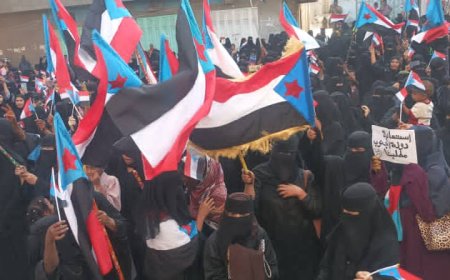 استجابة لدعوة انتقالي لحج: احتشاد نسوي كبير لحرائر الحوطة يطالب بإعلان دولة الجنوب العربي