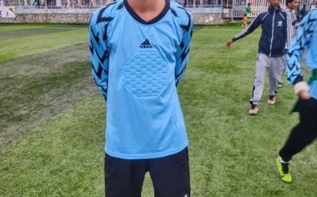 إيقاف حارس فريق العين أنس الدوح مباراتين بتجمع تعز