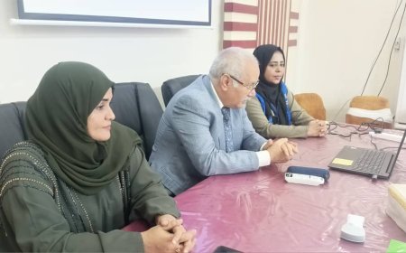 مدير صحة عدن يدشن دورة تدريبية للقابلات حول جهاز الموجات فوق الصوتية المحمول في طب التوليد