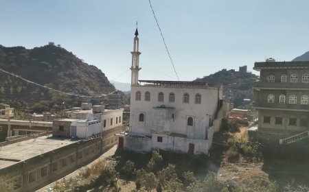 خطيب مسجد الرباط بيافع رصد يدعو ابناء الجنوب للالتفاف حول قيادتهم لتطهير الأرض من الروافض وأعوانهم 