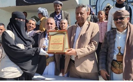 تعز.مؤسسة خطوات للتنمية الإنسانية تفتتح مدرسة أبي ابن كعب لتحفيظ القرآن الكريم في قرية تبيح مشرعة وحدنان.