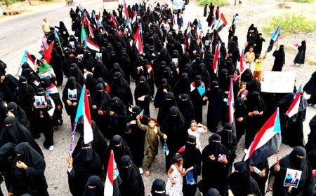 مسيرة نسوية حاشدة في تبن تؤكد تأييد قرارات الرئيس الزُبيدي وتطالب باحترام إرادة شعب الجنوب