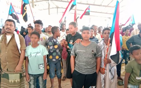 أطفال الجنوب حاضرين بقوة في ساحة الاعتصام السلمي بزنجبار