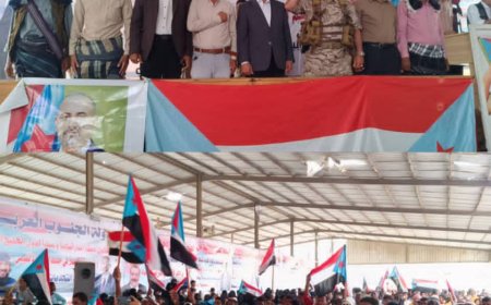 زنجبار تنتفض مجددًا… أبناء أبين وخنفر يجددون العهد في ساحات الاعتصام للمطالبة باستقلال الجنوب