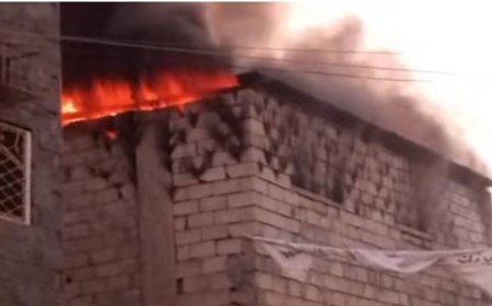 حريق ضخم يلتهم محال إلكترونيات في سوق جعار بسبب ماس كهربائي وغياب الإطفاء