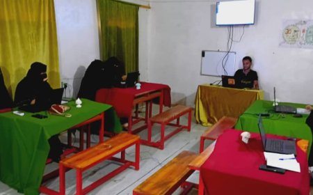 مؤسسة سفراء الخير تقيم دورة تدريبية في مجال الحاسوب بمنطقة كود أبين