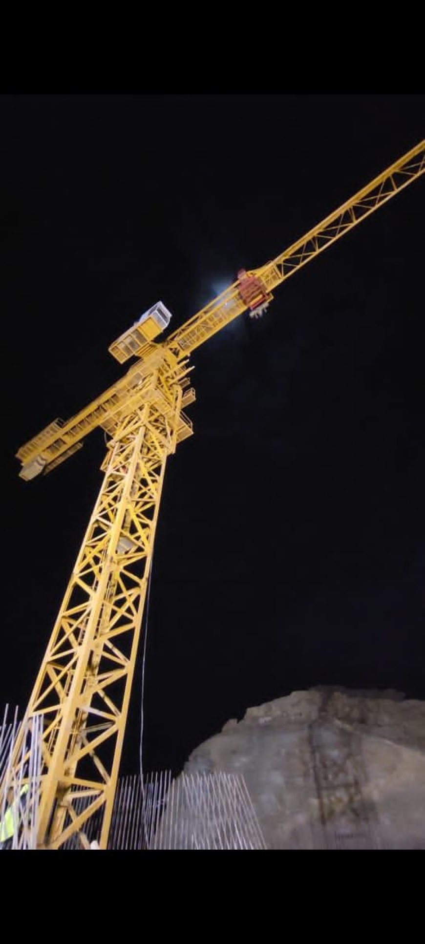 تركيب الرافعة البرجية "Tower crane" في سد البوابات لسد حسان الاستراتيجي بأبين