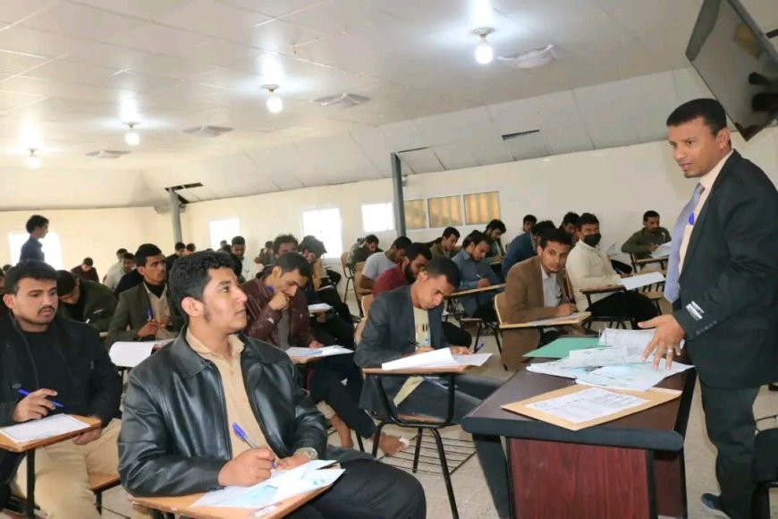 الأمين العام هشلة يدشّن امتحانات الفصل الدراسي الأول بفرع جامعة القرآن الكريم بالمحافظة