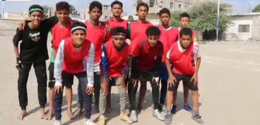 الصف التاسع يتوج بطلاً للدوري المدرسي بمدرسة خالد بن الوليد بجعار 