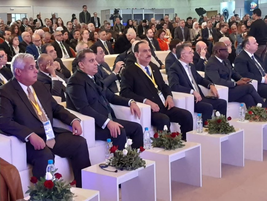 سفير اليمن وعميد السلك الدبلوماسي في تونس يشارك في قمة "الذكاء الاصطناعي نحو المستقبل"