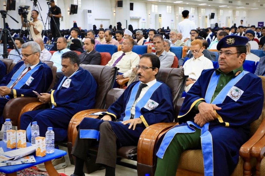 مدير كلية الشرطة حضرموت يشارك في حفل تخرّج الدفعة الـ27 بجامعة حضرموت