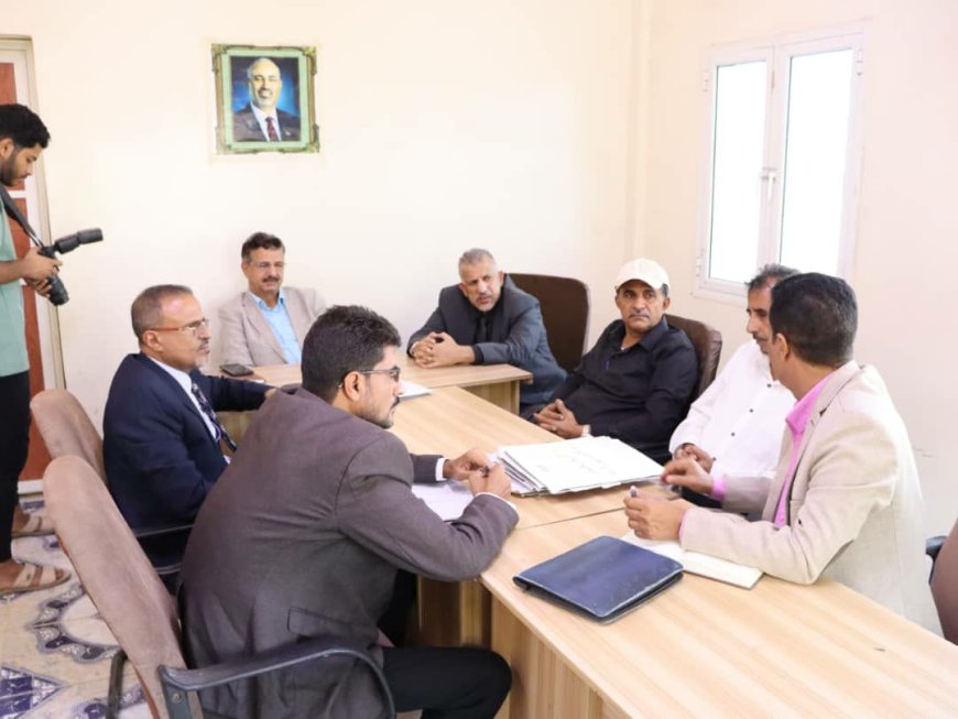 فريق التوجيه والرقابة الرئاسي يطلع على نشاط عدد من إدارات الهيئة التنفيذية بانتقالي أبين