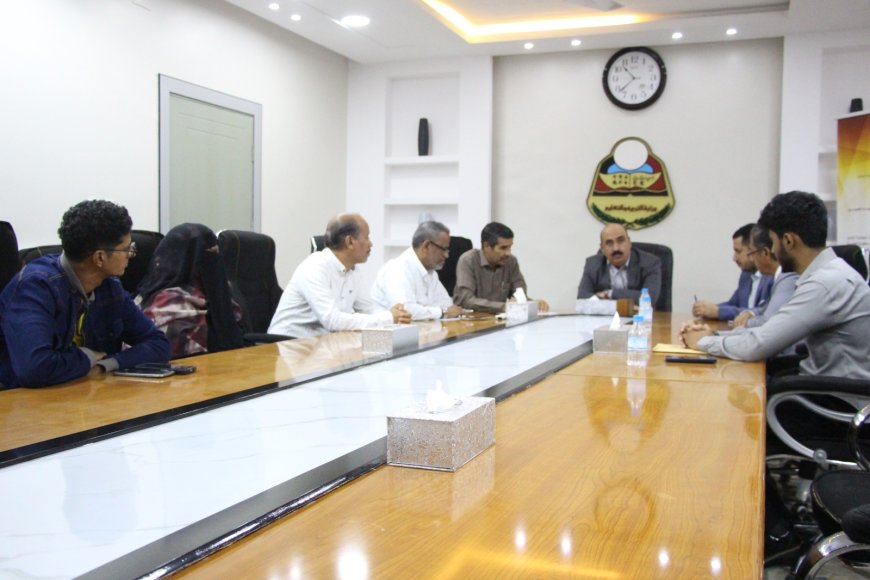 لقاء بتربية ساحل حضرموت يبحث أوجه التعاون المشترك مع مؤسسة الطبيب الزائر