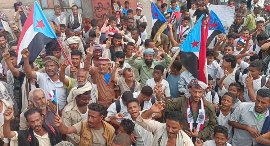 لحج.. مسيرة جماهيرية حاشدة في المسيمير الحواشب احتفاء بانتصارات القوات الجنوبية في حضرموت والمهرة