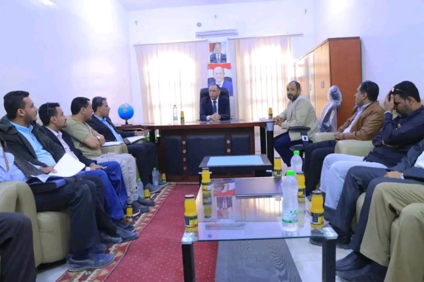 وزير الصناعة والتجارة ووكيل مأرب يترأسان اجتماعاً للجنة دعم تنفيذ قرارات الإصلاحات الاقتصادية والسعرية