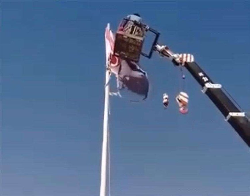 رفع علم دولة الجنوب لأول مرة في السارية الرسمية لمنفذ الوديعة. 