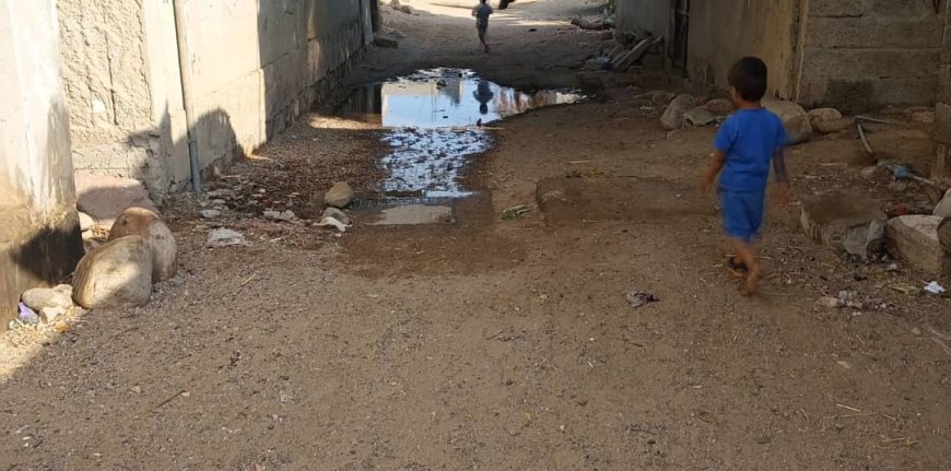 مياه الصرف الصحي تغزو أحياء عاصمة محافظة أبين "زنجبار"..!