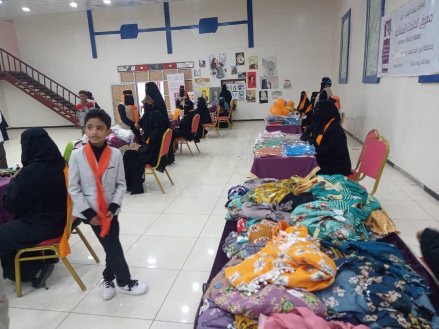 اتحاد نساء أبين ينظم فعالية ضد العنف، ويكرَّم عاملات النظافة، ويحتضن بازارًا للمنتجات. 