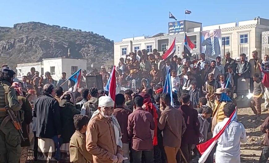 مديرية الضالع تنتفض في أول أيام الاعتصام المفتوح بالضالع