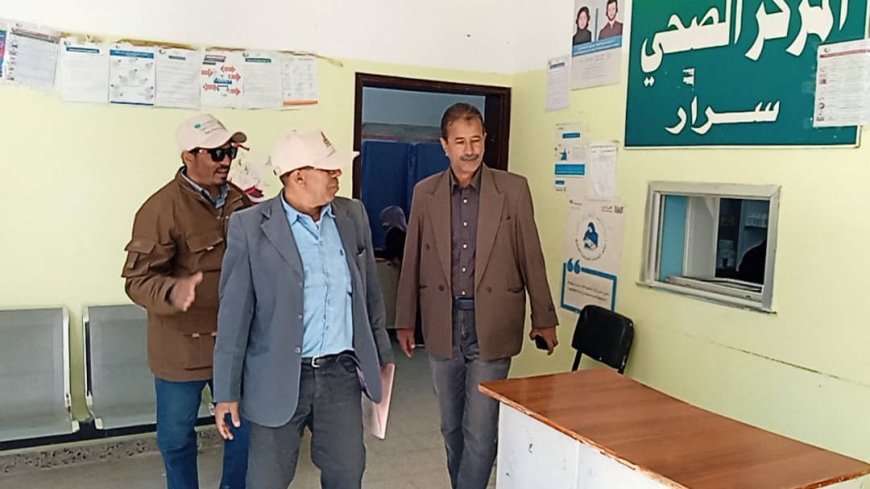 وفد هندسي صحي يزور المركز الصحي بمديرية سرار يافع 