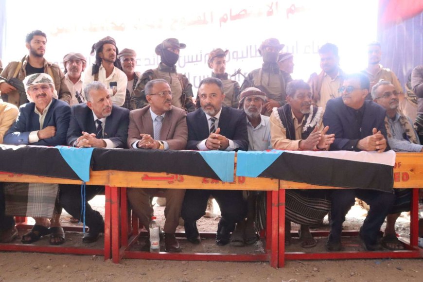 استجابة لدعوة انتقالي أبين.. احتشاد جماهيري واعتصام شعبي بزنجبار يطالب بإعلان دولة الجنوب العربي