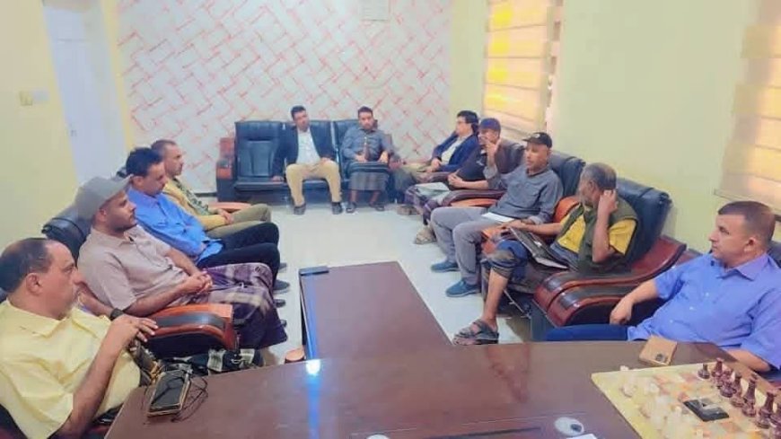 مدير الشباب والرياضة محسن سنان يناقش جاهزية التضامن للدرجة الثانية مع فرع اتحاد القدم