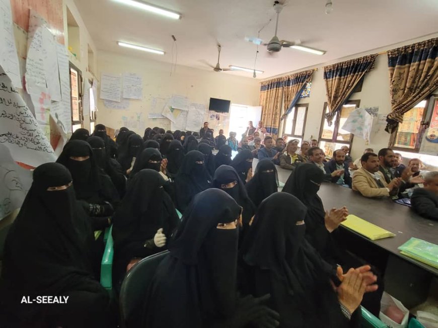 الضالع.. مدير عام مكتب التربية والتعليم يختتم دورة الدعم النفسي للطلاب