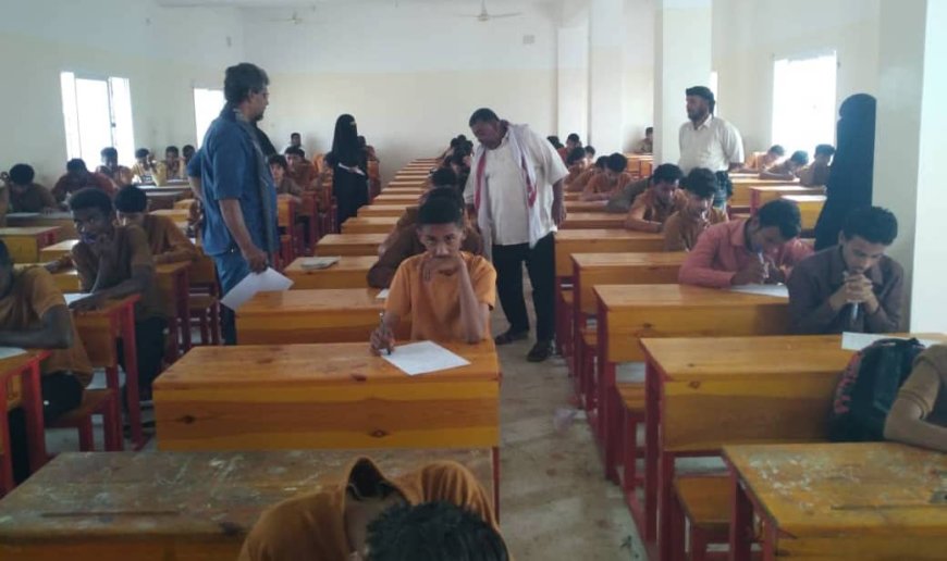 تدشين اختبارات الفصل الدراسي الاول للعام 2025 - 2026م في ثانوية الفقيد بالليل شيخ الرهوي باتيس