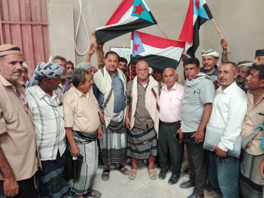 الأمين العام الائتلاف الوطني بأبين وركن التوجيه المعنوي لمحور أبين يزور الاعتصام المفتوح لأبناء المنطقة الوسطى