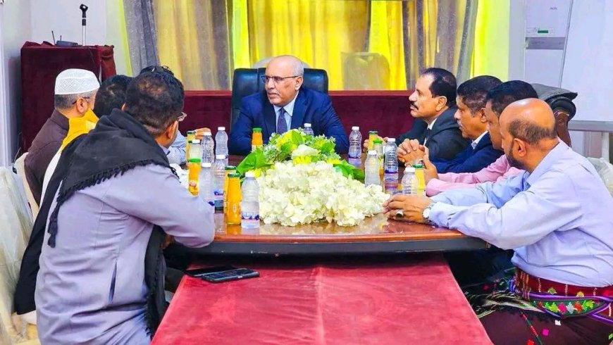 رئيس الجمعية الوطنية يطَّلع على أوضاع مؤسسة الكهرباء بوادي حضرموت