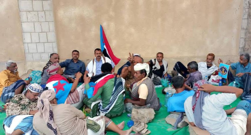 توافد شخصيات أكاديمية وعسكرية وأمنية إلى مخيم الاعتصام في طور الباحة 