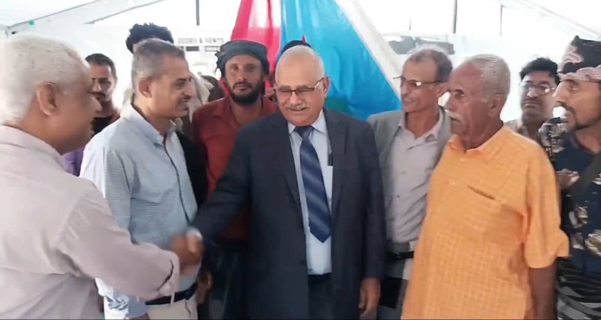 مدير صحة عدن يتفقد المعتصمين في ساحة العروض ويؤكد دعمه الكامل لإعتصام الجنوب واستعادة الدولة