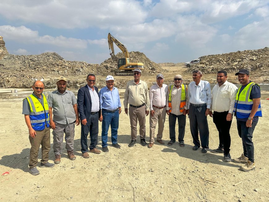 وكيل وزارة الزراعة والري يطّلع على مستوى الإنجاز في مشروع سد حسّان الإستراتيجي بأبين