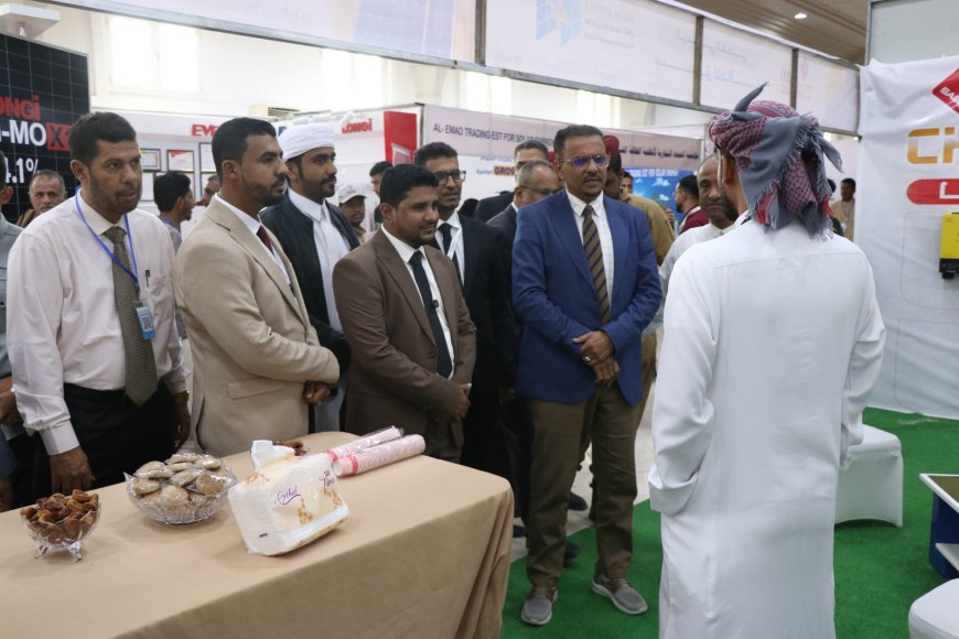 الأمين العام لمحلي حضرموت يفتتح معرض حضرموت الأول للطاقة الشمسية والمتجددة