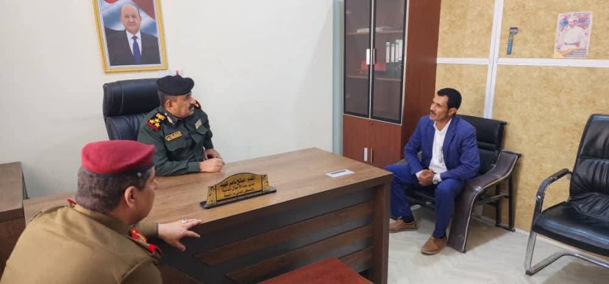 مدير عام شرطة شبوة يتفقد مصلحتي الهجرة والجوازات والأحوال المدنية ويؤكد على أهمية الانضباط وسرعة إنجاز معاملات المواطنين