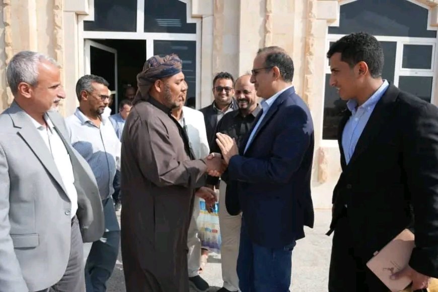 محافظ سقطرى يودّع وزير الصحة بعد اختتام زيارته التفقدية للأرخبيل