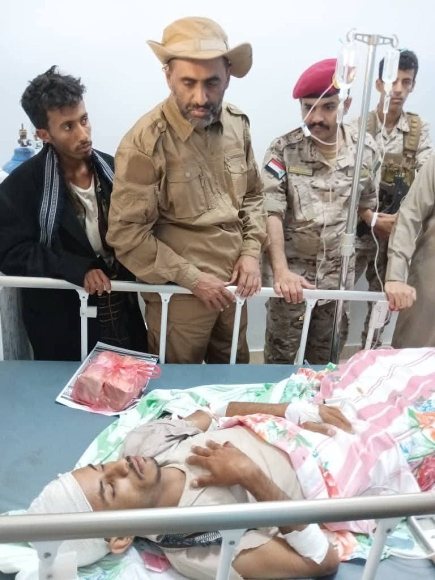 اللواء مرصع يزور المصابين في الحادث المروري المتواجدين بمستشفي الغيضة