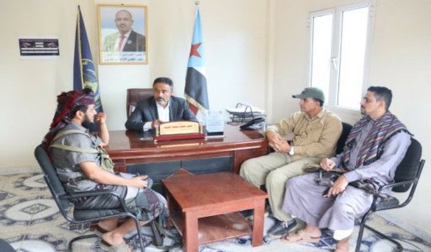رئيس تنفيذية انتقالي أبين يلتقي قائد حزام زنجبار لمناقشة مستجدات الأوضاع الأمنية بالمديرية